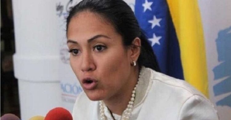Imagen de la noticia: Laidy Gómez: “Vacunan hasta a la delegación cubana y no al sector salud”
