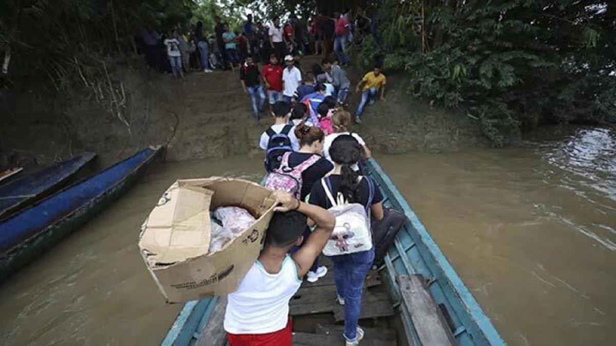 Imagen de la noticia: Colombia: Sube a más de 6.000 cifra de venezolanos desplazados por conflicto