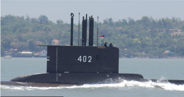 Imagen de la noticia: Indonesia: La desesperada búsqueda de un submarino con 53 marinos a bordo a los que les quedan pocas horas de oxígeno