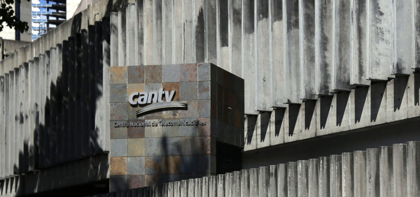 Imagen de la noticia: Despiden a 477 trabajadores de CANTV por cobros irregulares en el servicio