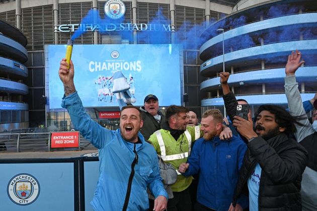 Imagen de la noticia: Dueño del Manchester City pagará los boletos aéreos de sus fans para la final de la Champions