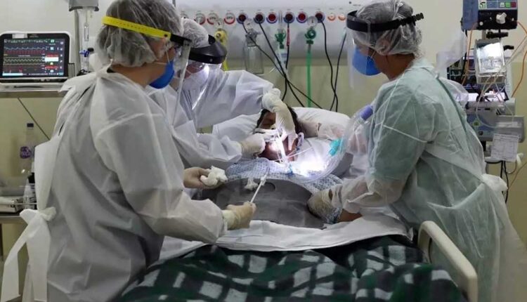 Imagen de la noticia: Colombia reporto este domingo 20.218 contagios de coronavirus, junto con 535 fallecidos