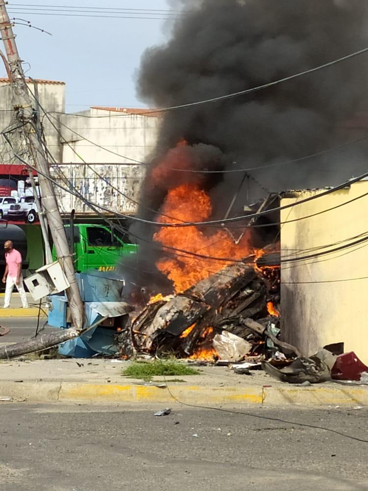 Imagen de la noticia: Municipio Lagunillas: Fuerte accidente de tránsito se registra en el sector La Tropicana de Ciudad Ojeda.(imagenes)