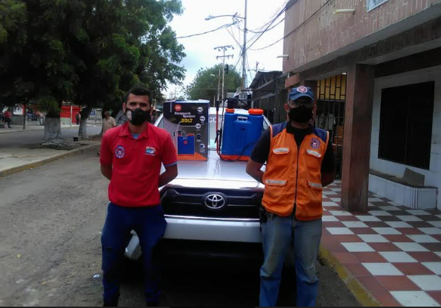Imagen de la noticia: Municipio Miranda: Alcaldia dona 2 máquinas asperjadoras a Protección Civil
