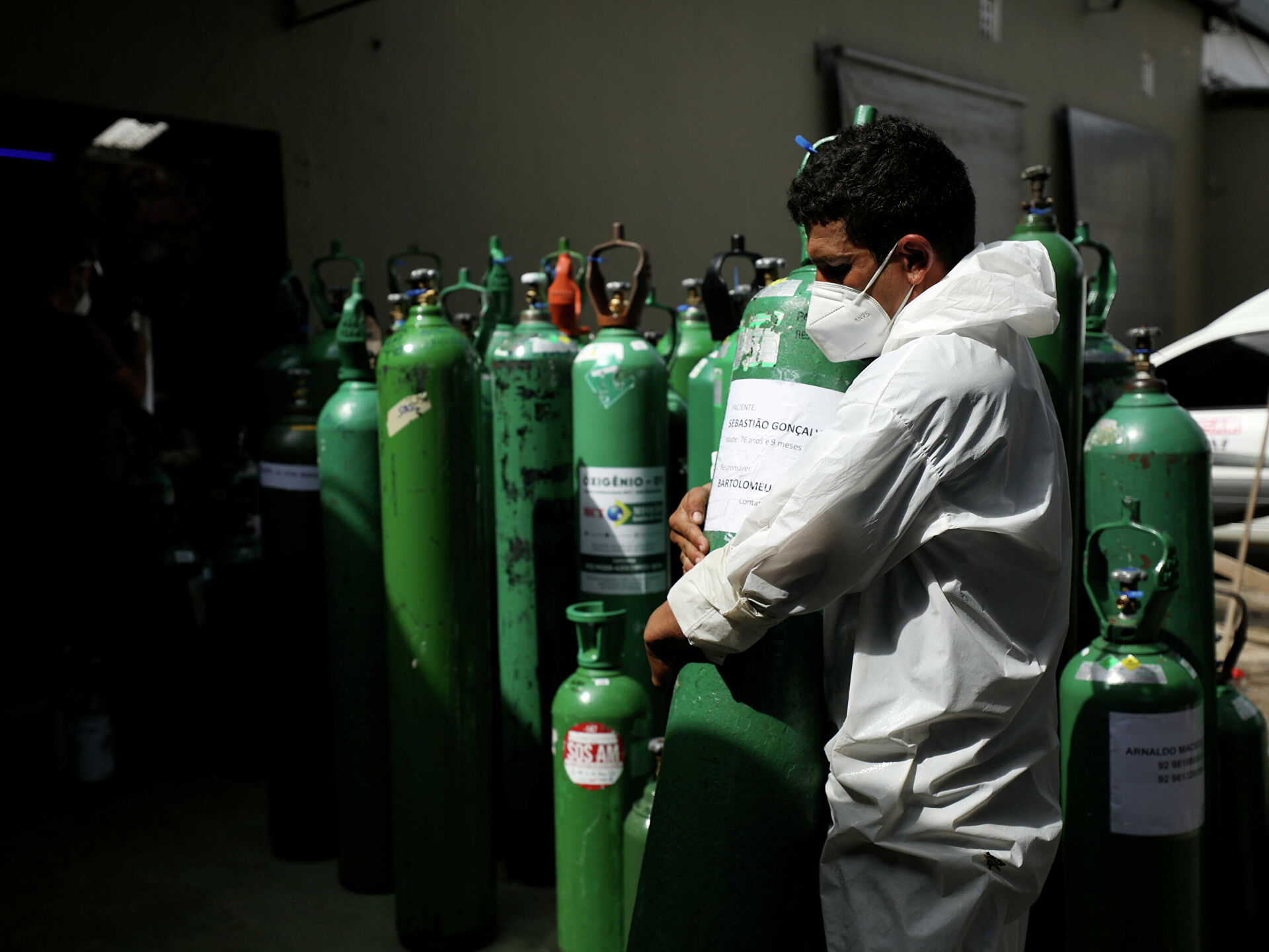 Imagen de la noticia: Estado Zulia: Gobernación estableció costo para la bombona de oxigeno de 17 y 25 dolares