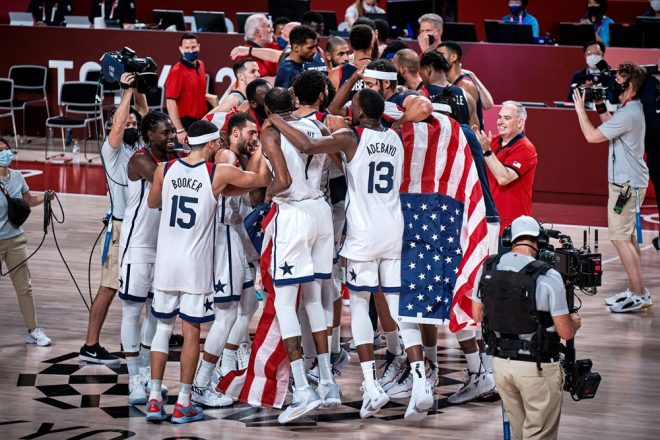 Imagen de la noticia: Juegos Olímpicos de Tokio: Estados Unidos derrota a Francia y se proclama campeón olímpico en baloncesto masculino