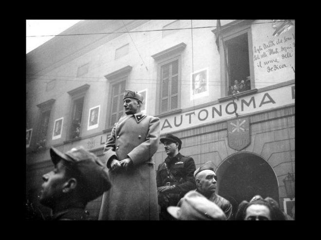 Imagen de la noticia: Un día como hoy, 12 de septiembre en la historia: 1946 en Pavia (Italia), encuentran el cadáver de Mussolini, robado cuatro meses antes.