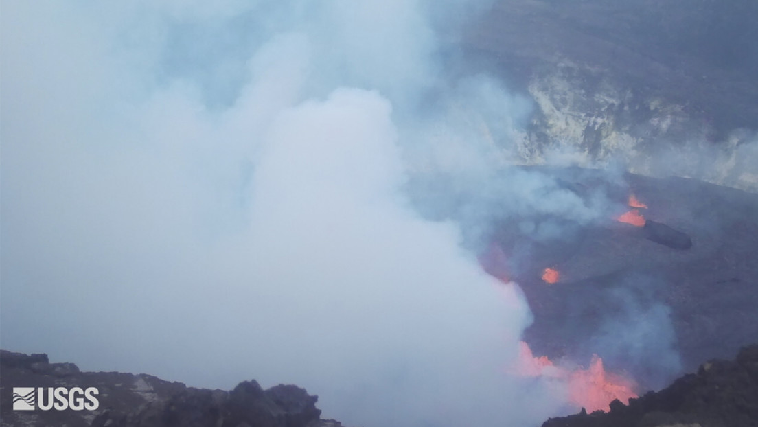 Imagen de la noticia: Hawái: Emiten una alerta roja al entrar en erupción el volcán Kilauea