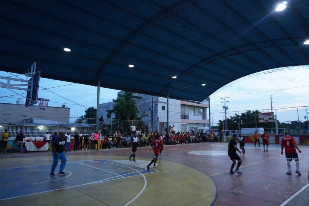 Imagen de la noticia: Municipio Lagunillas: Reinauguran cancha deportiva en el sector Valmore Rodríguez