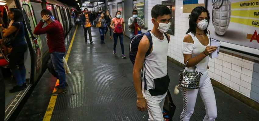 Imagen de la noticia: Caracas: Por alto índice de contagios con variante Delta, clases presenciales y flexibilización de fin de año estaría en veremos