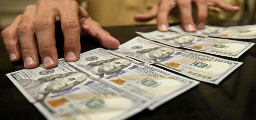 Imagen de la noticia: Dólar paralelo continúa bajando y cierra este 26 de Enero en 4,71 bolívares