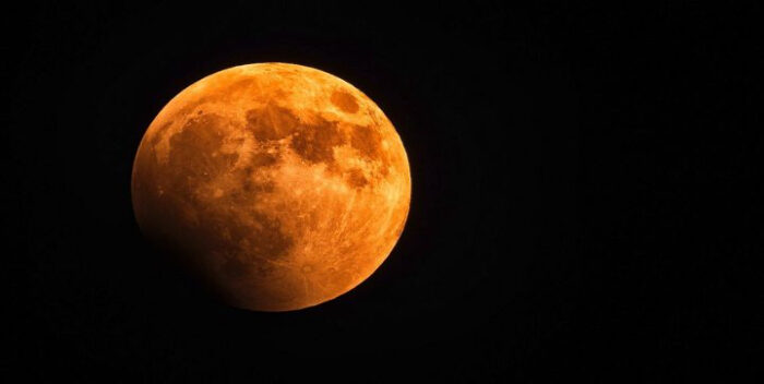 Imagen de la noticia: Conoce cómo ver el eclipse lunar «más largo del siglo»