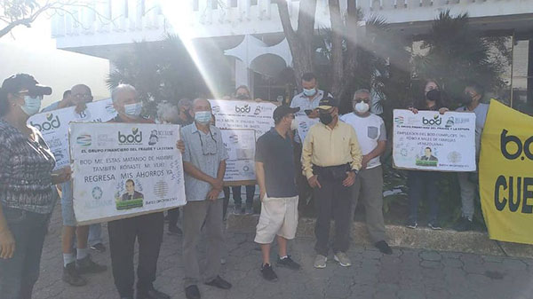 Imagen de la noticia: Clientes del BOD volvieron a protestar y exigen liberación de sus ahorros en dólares