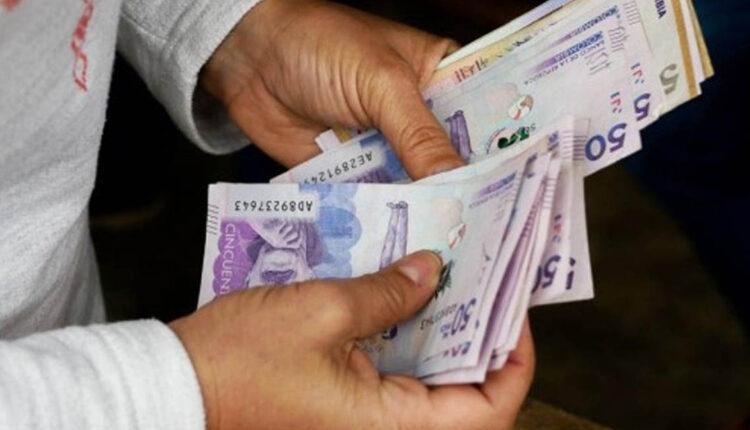 Imagen de la noticia: Segun, Consultora Síntesis Financiera; Salario mínimo podría ser aumentado a 50 dólares en febrero