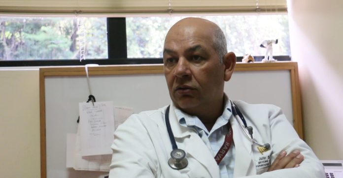 Imagen de la noticia: Dr. Julio Castro: “Venezuela es el país con menos inversión en salud”