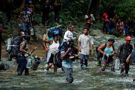 Imagen de la noticia: Colombia/Panamá: Más de 1.500 migrantes venezolanos cruzaron el Tapón del Darién en 2021