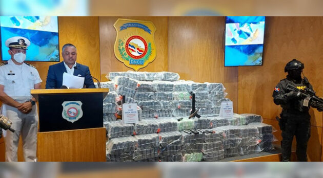 Imagen de la noticia: Republica Dominicana: Apresan a un venezolano y dos dominicanos con 850 paquetes de cocaína
