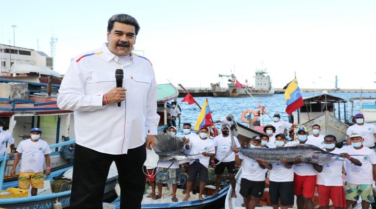 Imagen de la noticia: Nicolás Maduro anuncia que este 2022 será un año de crecimiento y desarrollo integral para el país