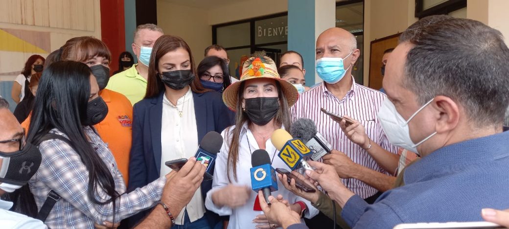 Imagen de la noticia: Estado Zulia: Primera dama, Eveling de Rosales inicia trabajos de recuperación de la Fundación Niño Zuliano