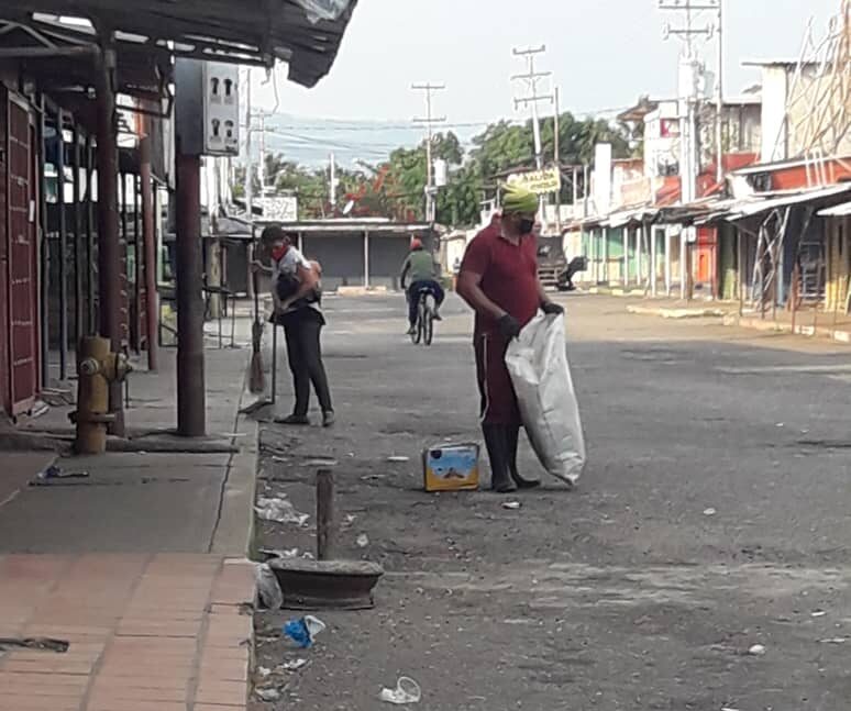 Imagen de la noticia: Municipio Baralt: Alcaldía continua recuperación de áreas del Mercado Municipal de Mene Grande