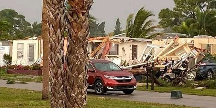 Imagen de la noticia: EE.UU: Tornado destruye decenas de viviendas y deja varios heridos en Florida
