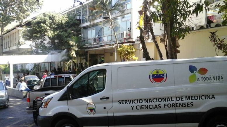 Imagen de la noticia: Caracas: Autoridades estan en búsqueda de sujeto que estrangulo a su pareja y luego la llevo al hospital