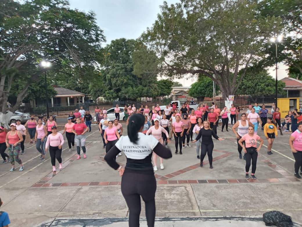 Imagen de la noticia: Municipio Jesús Enrique Lossada: IMPPDERJEL realiza mega bailoterapia para celebrar el Día de la Mujer