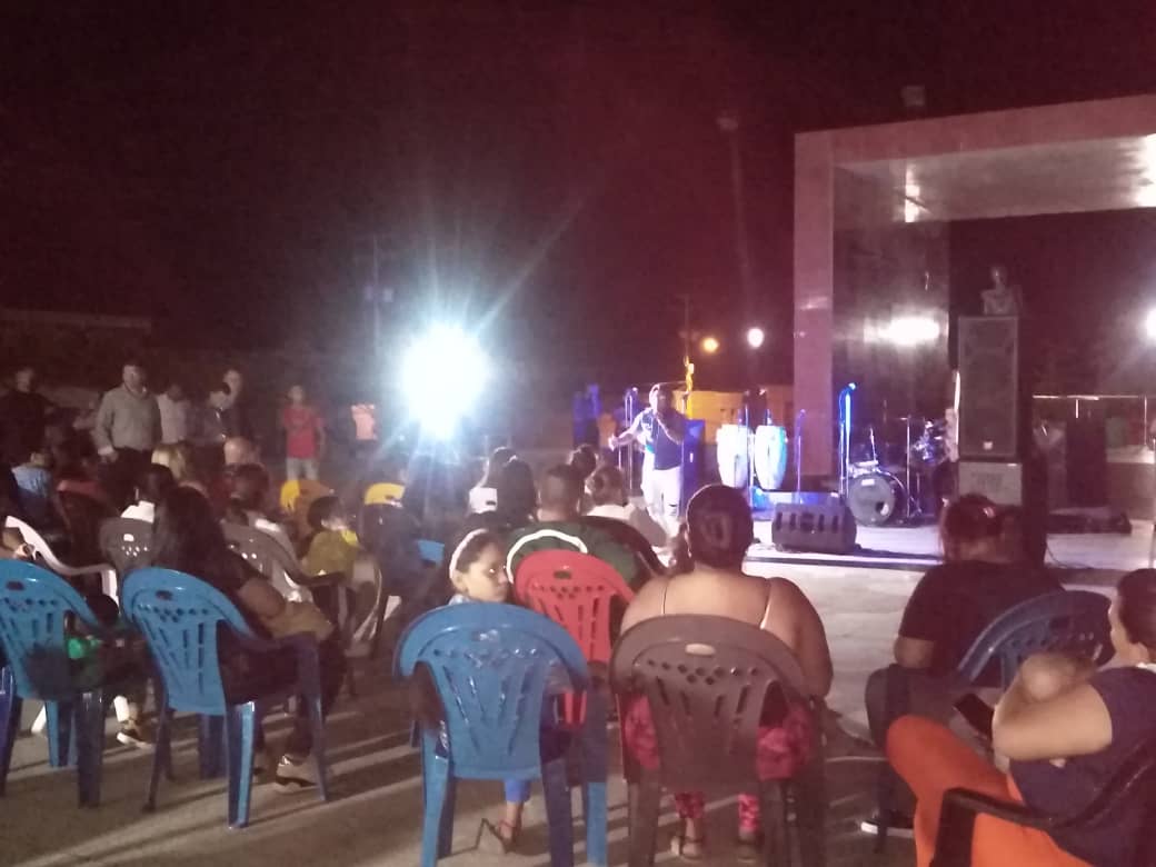 Imagen de la noticia: Municipio Cabimas: Ofrecen espectacular serenata en honor a la mujer cabimense