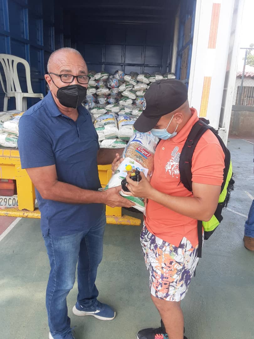 Imagen de la noticia: Municipio Cabimas: IMAC distribuye 9 toneladas de alimentos en beneficio de mil familias de Punta Gorda