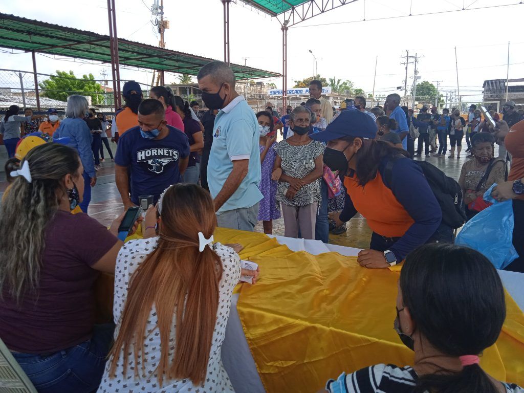 Imagen de la noticia: Municipio Valmore Rodríguez: Alcaldia realiza jornada de Mercados Solidarios