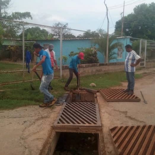 Imagen de la noticia: Municipio Valmore Rodriguez: Alcaldía mantiene activa las jornadas de limpieza de alcantarillado