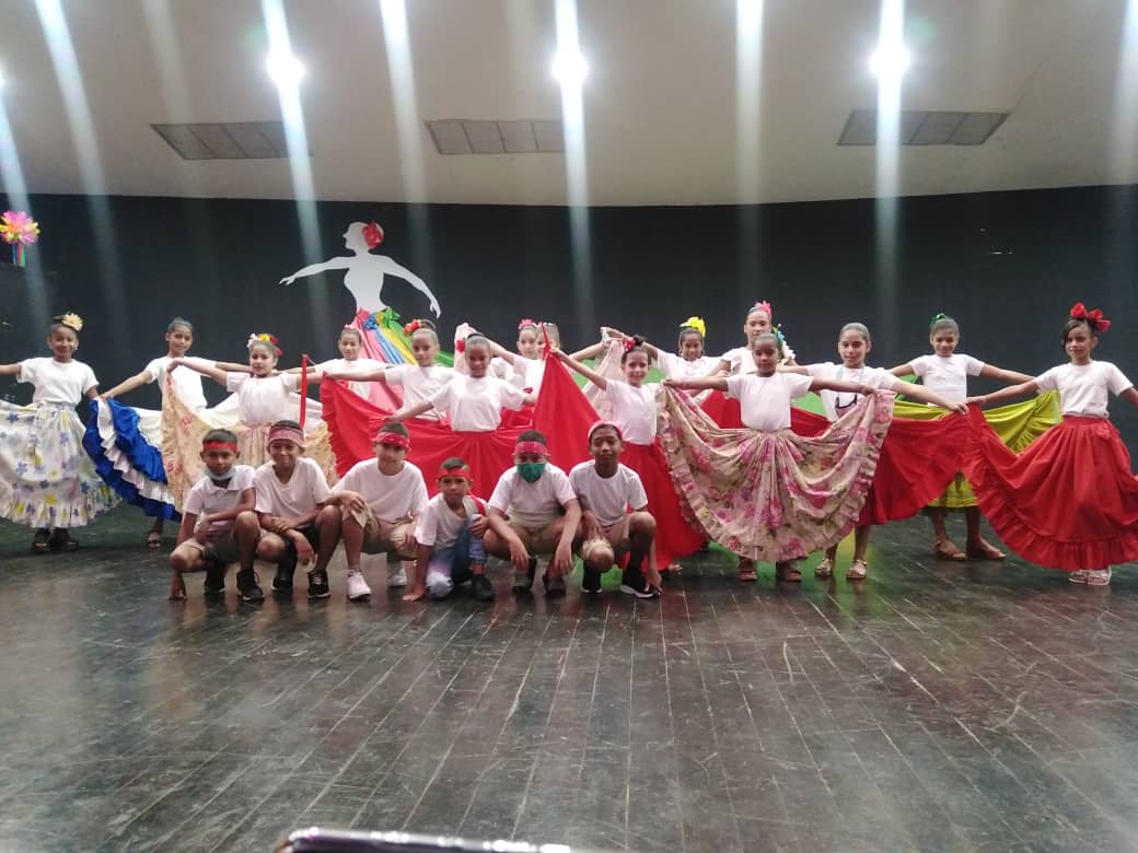 Imagen de la noticia: Municipio Cabimas: Inicia el primer “Festival de Danzas intercolegial” con la participación de 7 instituciones