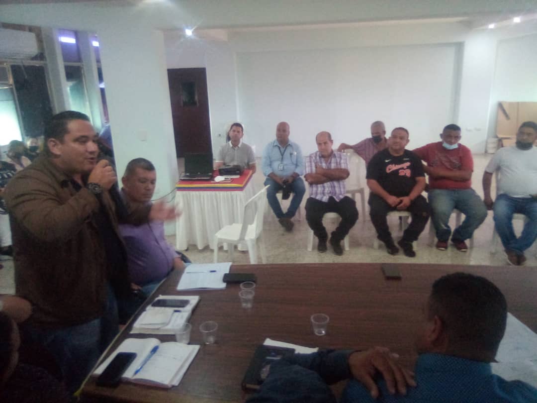 Imagen de la noticia: Municipio Cabimas: Concejo Municipal realizó reunión de trabajo con representantes del sector transporte.