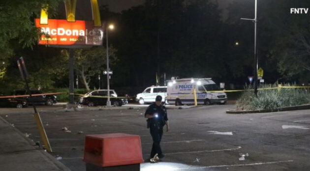 Imagen de la noticia: EE.UU: Tiroteo afuera de McDonald’s en Chicago deja dos muertos y ocho heridos