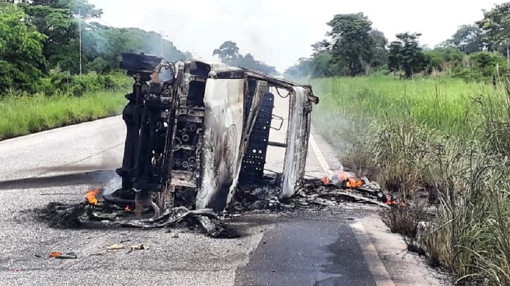 Imagen de la noticia: Estado Zulia: Director de Protección Civil y otros funcionarios resultan heridos al volcarse vehículo oficial (Lista de lesionados)