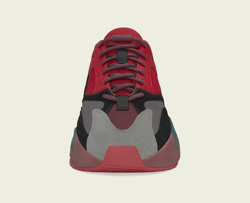 Imagen de la noticia: Adidas Yeezy Boost 700 Hi-Res Red, de Kanye West: las zapatillas que serán la sensación del verano