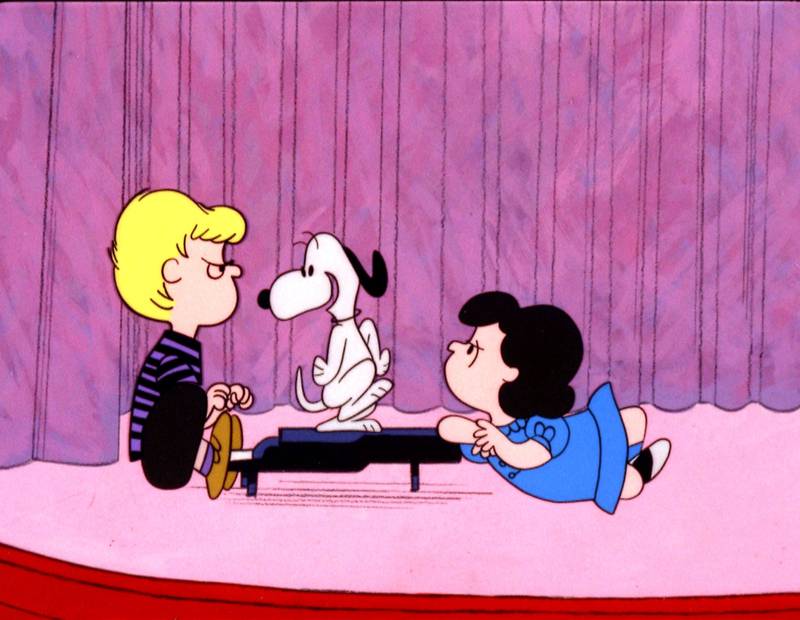 Imagen de la noticia: Snoopy y sus amigos estarán en las zapatillas Converse desde hoy: así puedes comprarlas