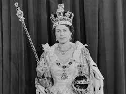Imagen de la noticia: Un día como hoy, 2 de junio en la historia: 1953 Isabel II de Inglaterra fue coronada reina de manera solemne en la Abadía de Westminster, en Londres.