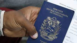 Imagen de la noticia: Considerable grupo de venezolanos logran obtener visas de tránsito en México