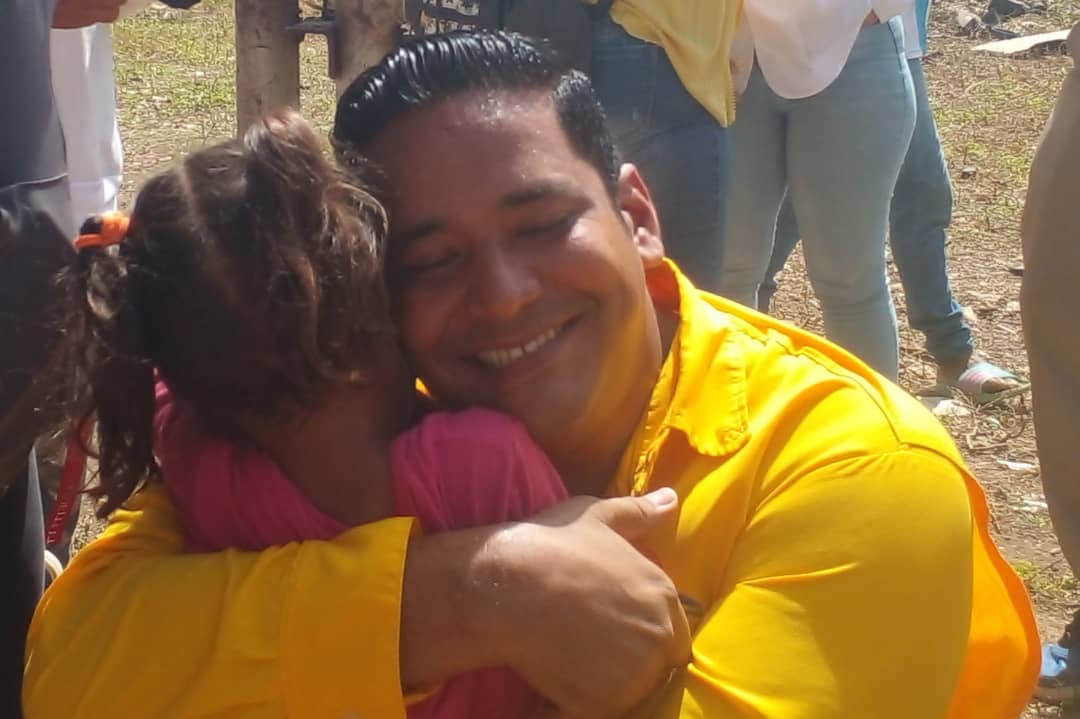 Imagen de la noticia: Municipio Simón Bolívar: Alcaldía regala día de sorpresas a los niños del sector Las Palmas
