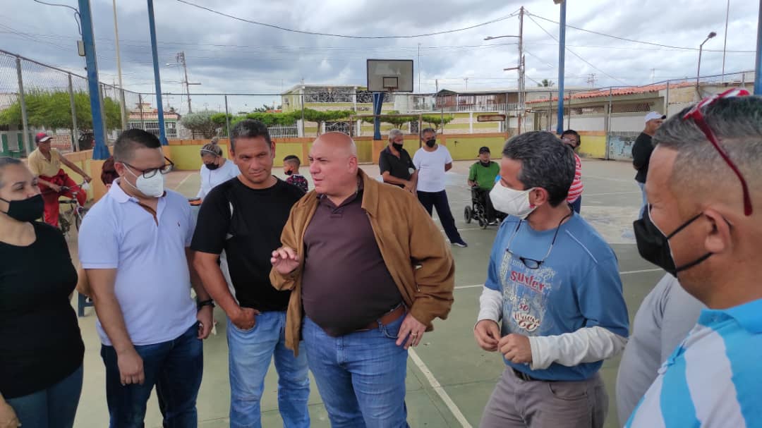 Imagen de la noticia: Municipio Cabimas: Alcaldía beneficia más de 100 personas en jornada médica -social en El Solito
