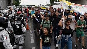 Imagen de la noticia: Mexico: Este viernes parte rumbo a EE.UU. nueva caravana de migrantes, entre ellos venezolanos