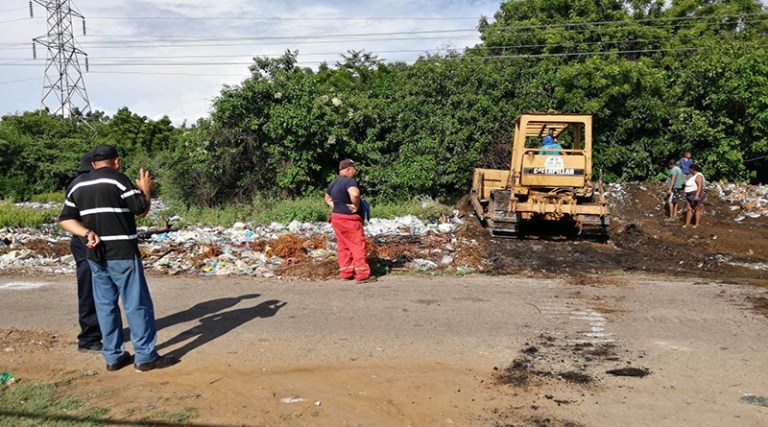 Imagen de la noticia: Municipio Lagunillas: Alcaldía inició labores de acondicionamiento de relleno sanitario