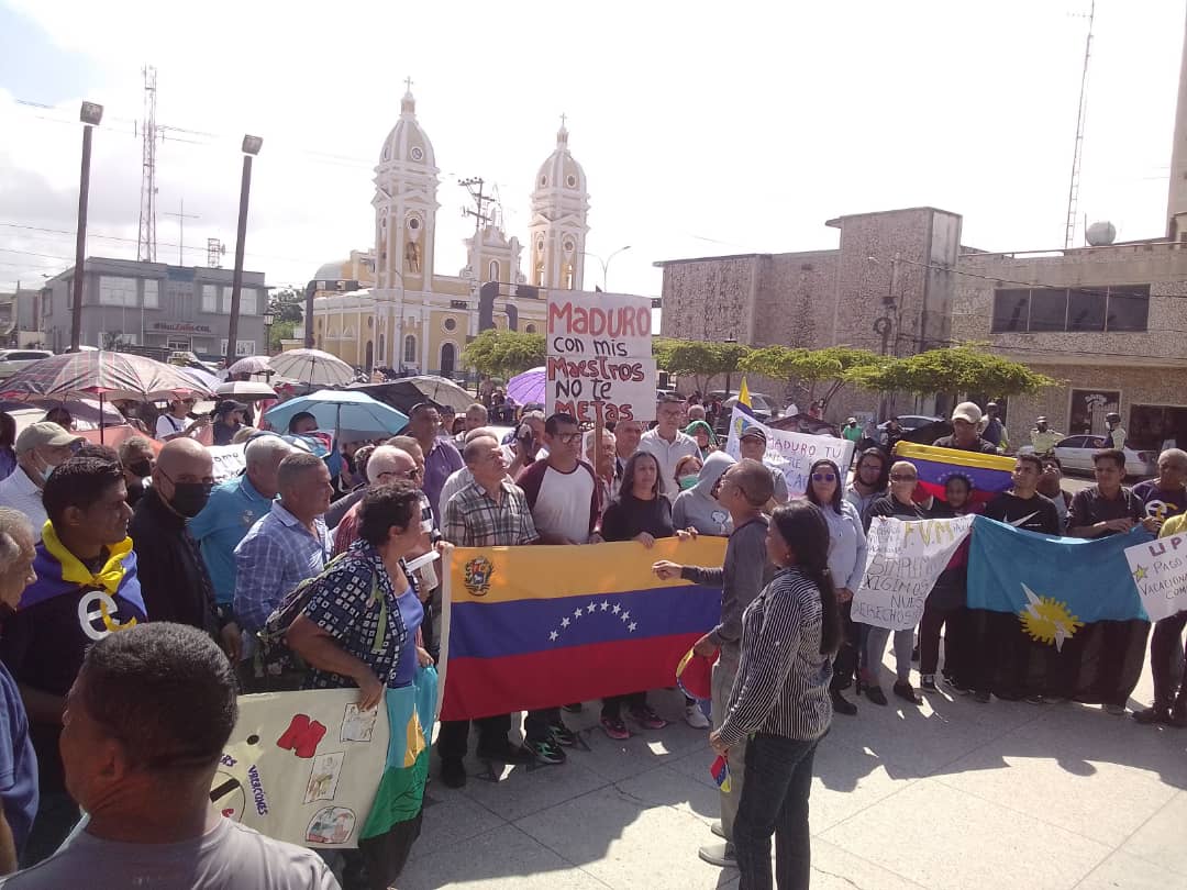 Imagen de la noticia: Municipio Cabimas: Maestros marcharon para exigir derechos laborales y derogación de la Onapre