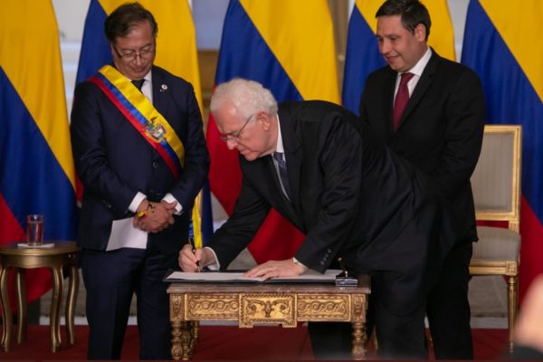 Imagen de la noticia: Colombia: La millonaria reforma tributaria que presentó Petro al Congreso