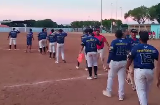 Imagen de la noticia: Petroleros del Zulia Inicia la Liga Mayor de Beisbol de Maracaibo con triunfo ante San Jacinto Shark.