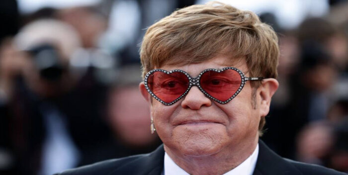 Imagen de la noticia: Elton John pasa por la Casa Blanca en su gira de despedida