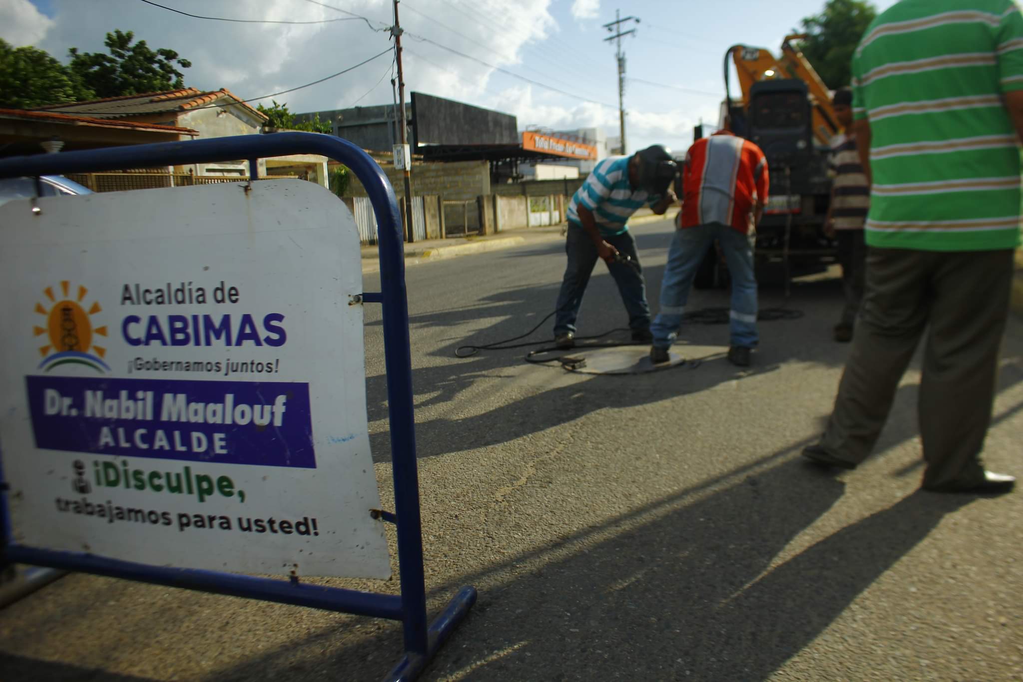 Imagen de la noticia: Municipio: Cabimas: Alcaldía instala y repara boca de visitas en diversos sectores