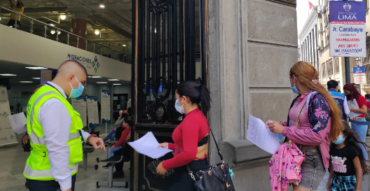 Imagen de la noticia: Perú: Venezolanos piden amnistía para multados que no renovaron a tiempo sus permisos de residencia