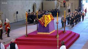 Imagen de la noticia: Comienza la capilla ardiente con restos de Isabel II en el Parlamento